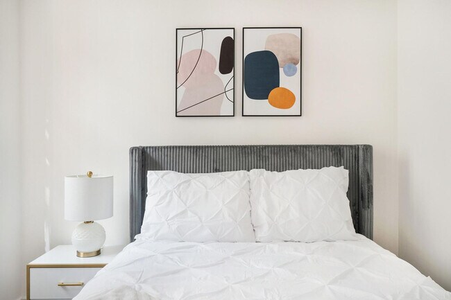 Building Photo - 45 E 33rd St