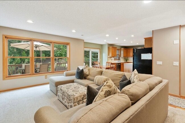 Building Photo - 1389 Camelback Dr