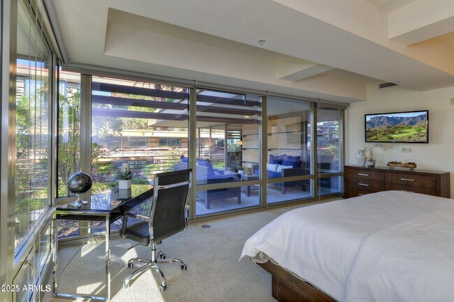Building Photo - 7141 E Rancho Vista Dr