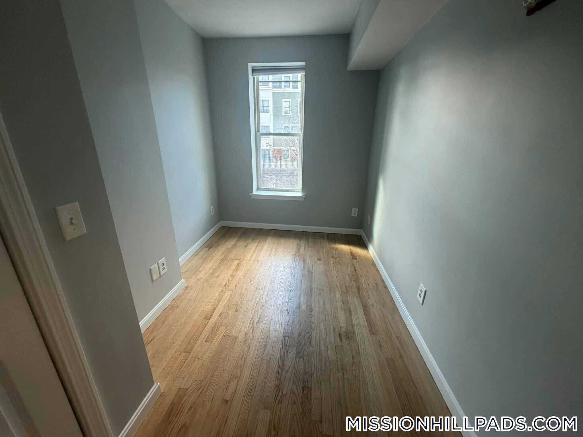 Building Photo - 1429 Tremont St