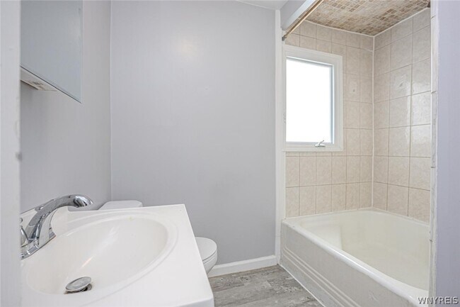 Building Photo - 1629 10th St