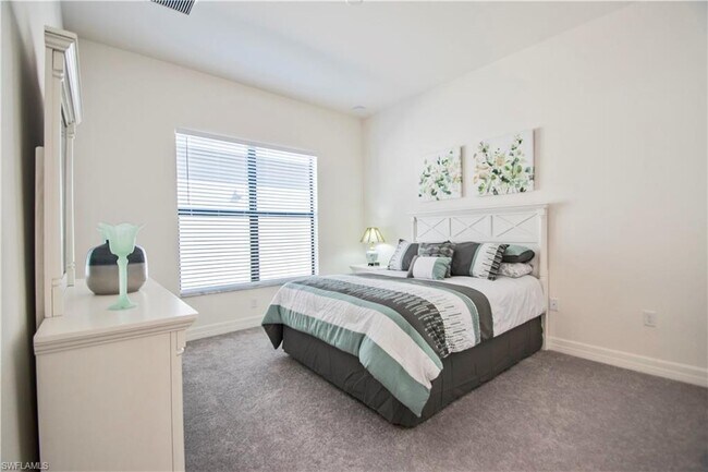 Building Photo - 4405 Aurora St