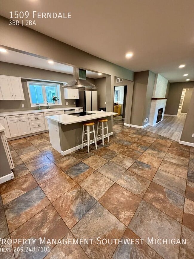 Building Photo - 1509 Ferndale-