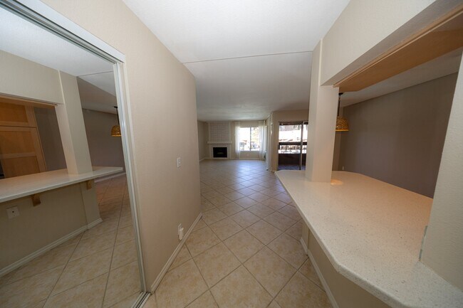 Building Photo - 10350 Caminito Cuervo