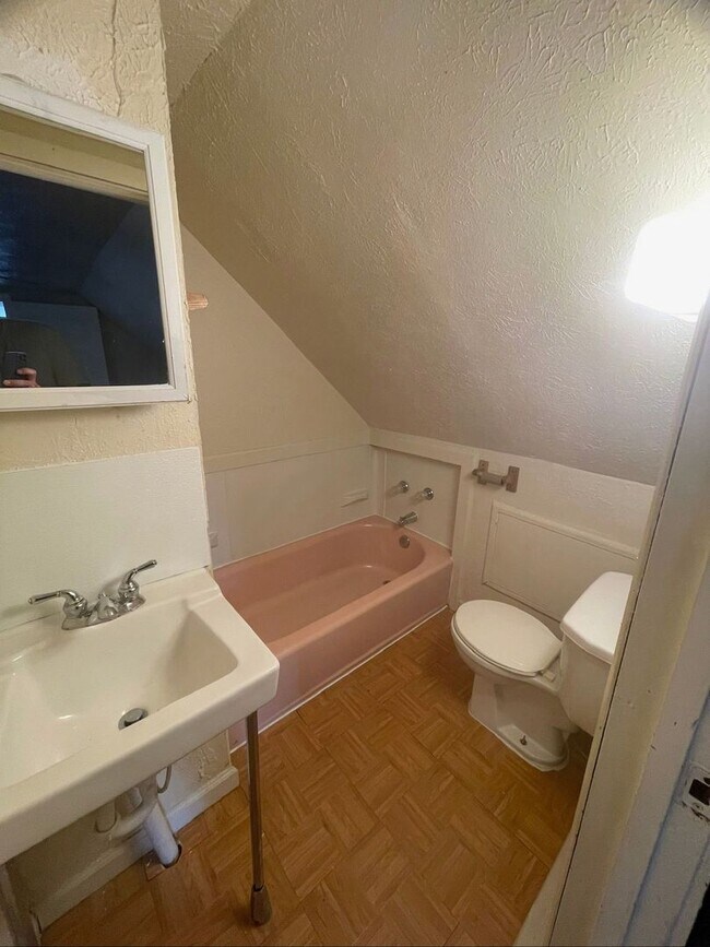 Building Photo - 12531 Forest Ave