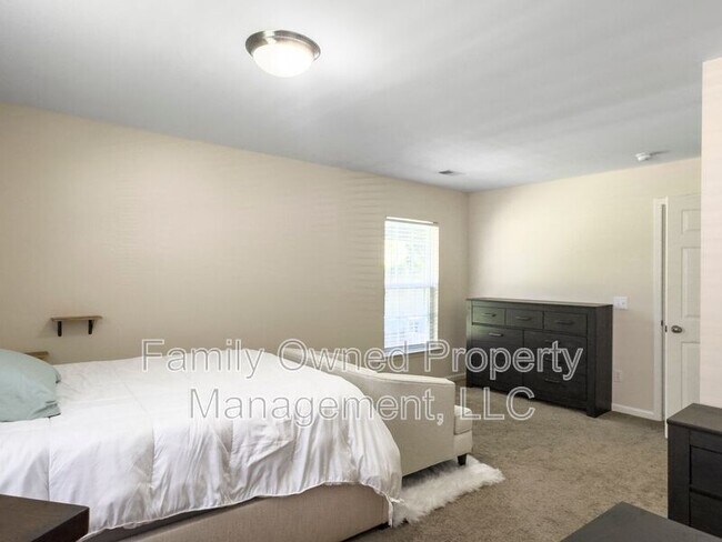 Building Photo - 204 Wildberry Ln