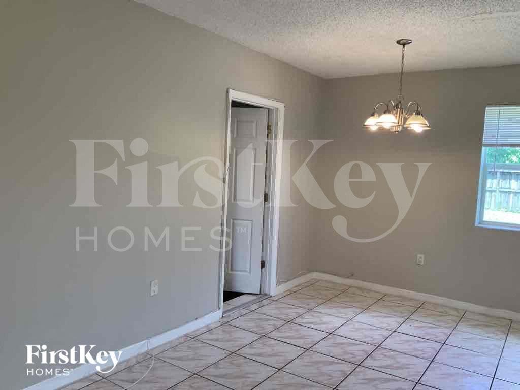 Building Photo - 1525 NW 126th St