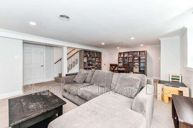 Building Photo - 3061 N Oakland St