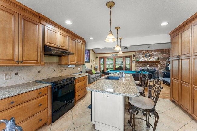 Building Photo - 1341 S Ridge Lake Cir