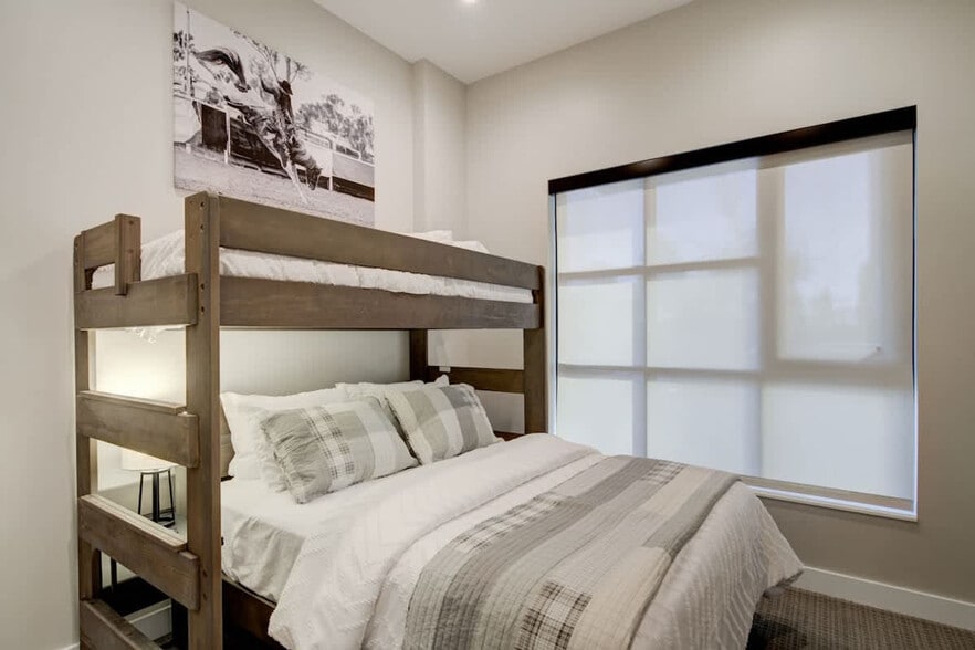 Building Photo - 110 W Beall St