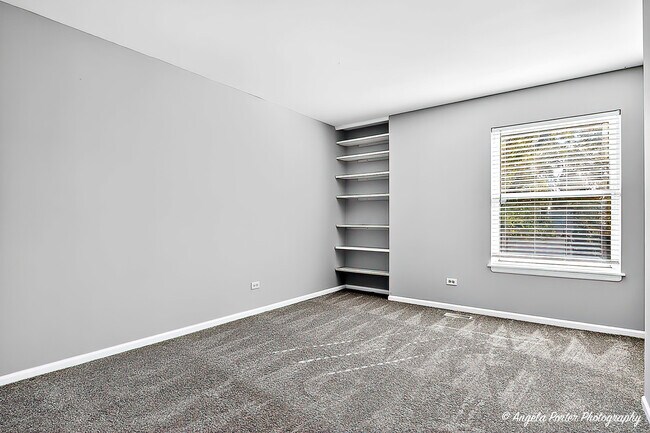 Building Photo - 1161 Hampton Ln