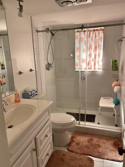 Building Photo - 3121 N Palm Aire Dr