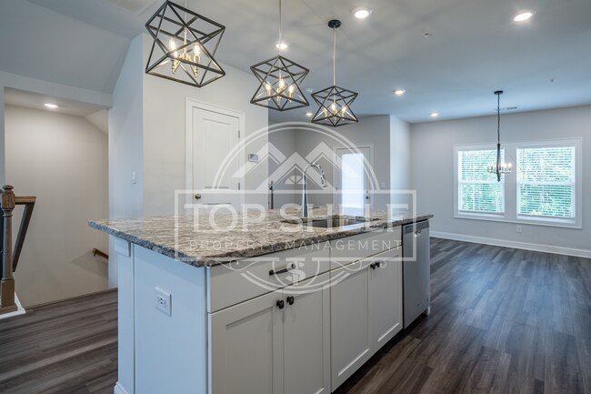 Building Photo - 312 Lincoln St