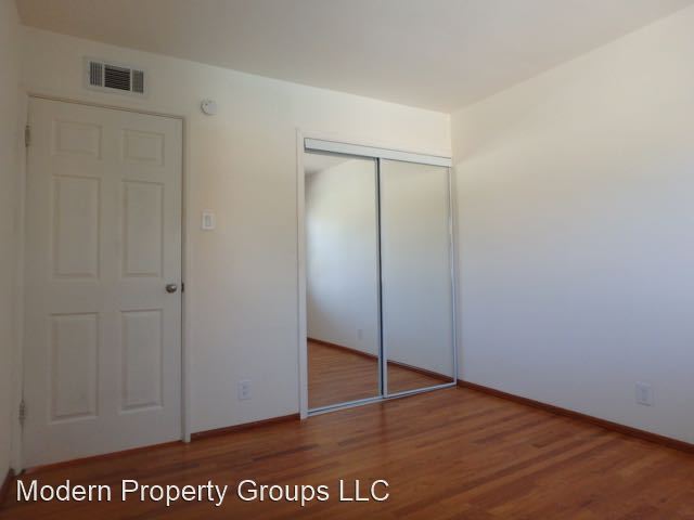 Building Photo - 1728 E Broadway