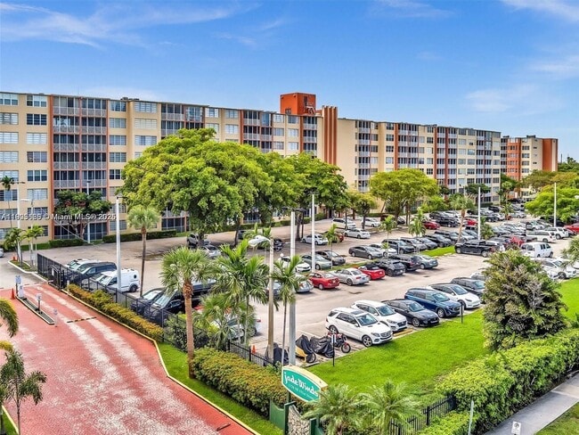 Building Photo - 1780 NE 191st St