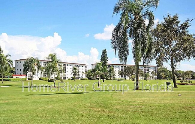 Building Photo - 17 High Point Cir N