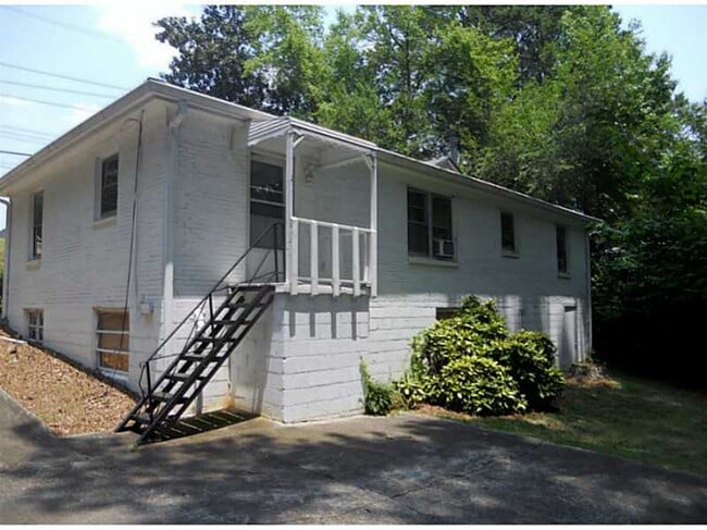 Building Photo - 4267 Chamblee Tucker Rd