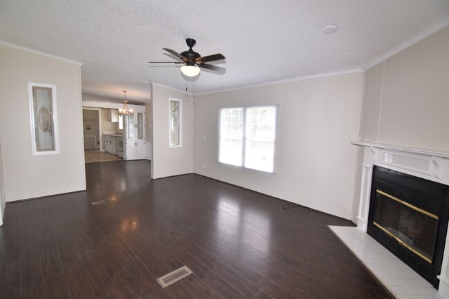 Building Photo - Spacious 3-Bed, 2-Bath Manufactured Home o...