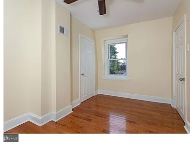 Building Photo - 2207 Bainbridge St