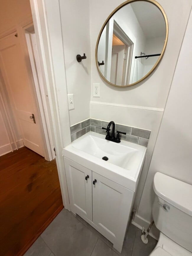 Building Photo - 338 Lancaster Ave