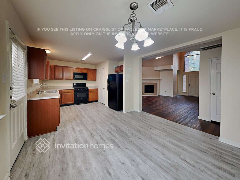 Building Photo - 1411 Baychester Ln