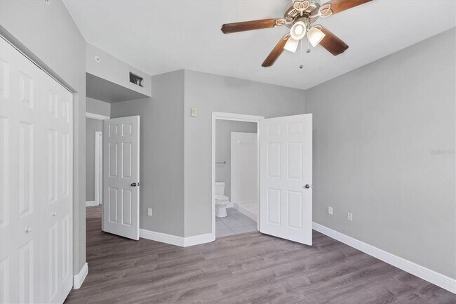 Building Photo - 5691 Bentgrass Dr