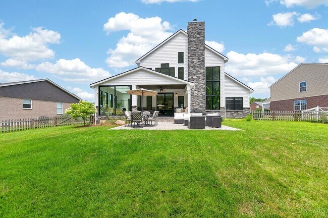 Building Photo - 6582 Rosewood Ln
