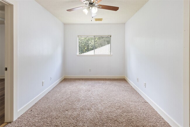 Building Photo - 22014 Soft Pines Ct