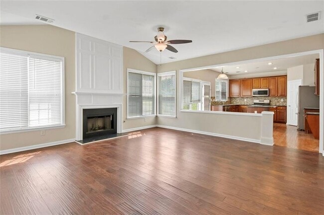 Building Photo - 440 Bayswater Way