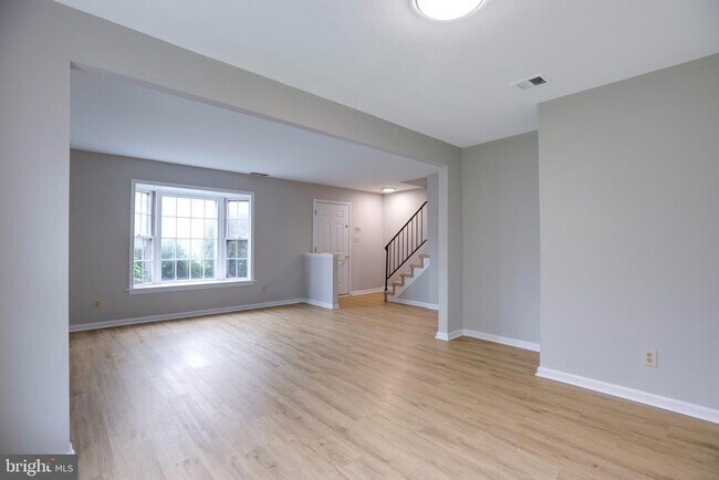 Building Photo - 322 Clay St