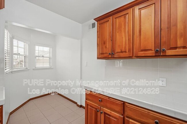 Building Photo - 4619 W 133rd St