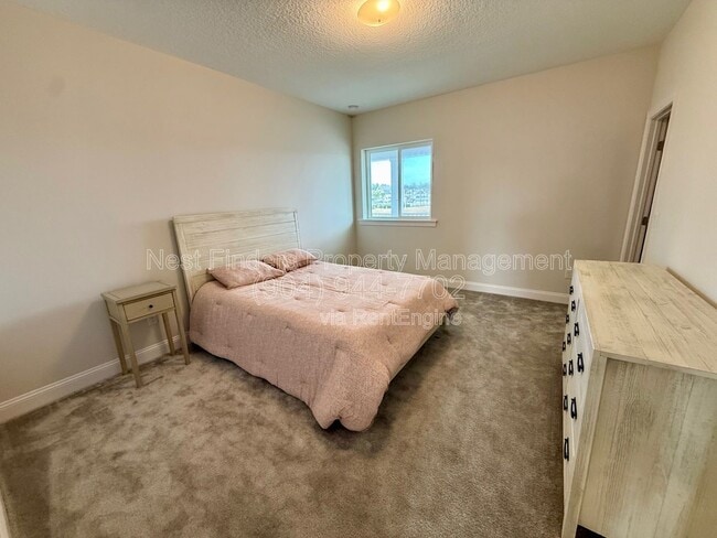 Building Photo - 194 Snowbell Ct