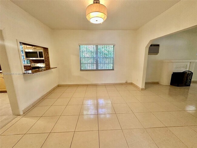 Building Photo - 1508 SW 13th Ave