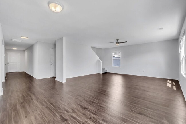 Building Photo - Modern 4-Bedroom Home in Butler Knoll in I...