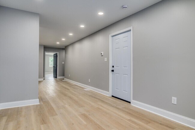 Building Photo - 1709 Edmondson Ave