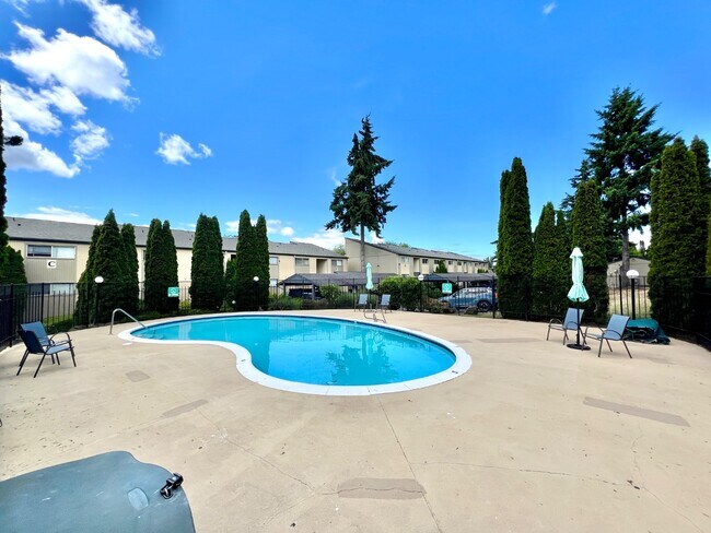 Building Photo - Scenic Lakeside Apartment for Rent - Federal Way