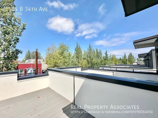 Building Photo - 1104 B 34th Ave