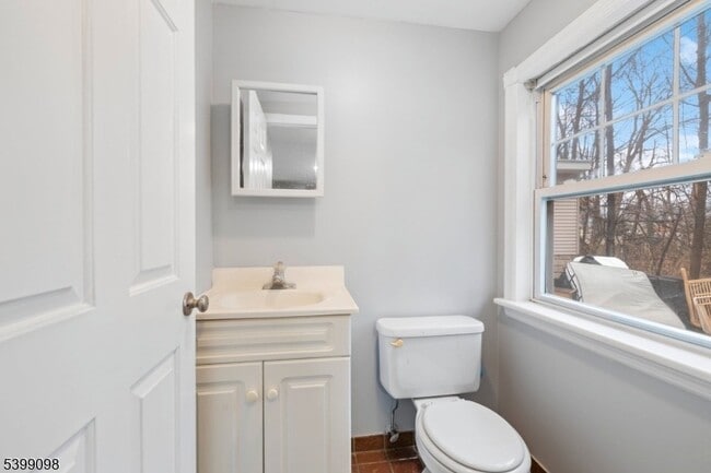 Building Photo - 21 Personette St