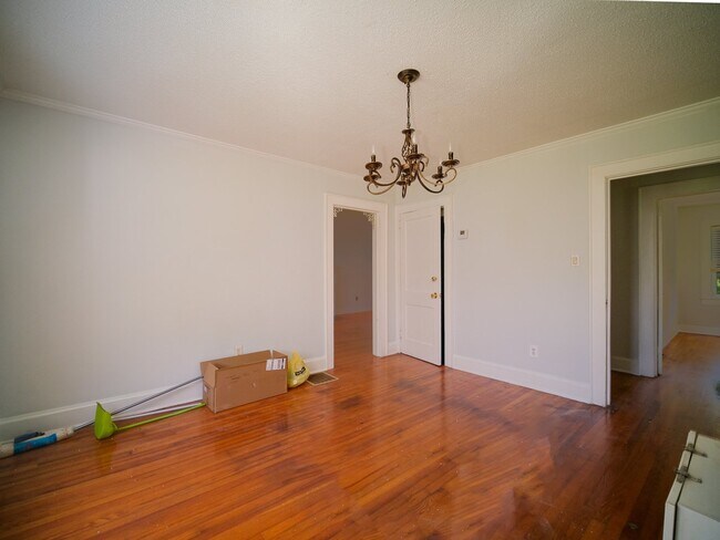 Building Photo - "Charming 3-Bedroom Home with Hardwood Floors & 2 Full Baths in Bessemer City – 1758 Sq Ft of Com...