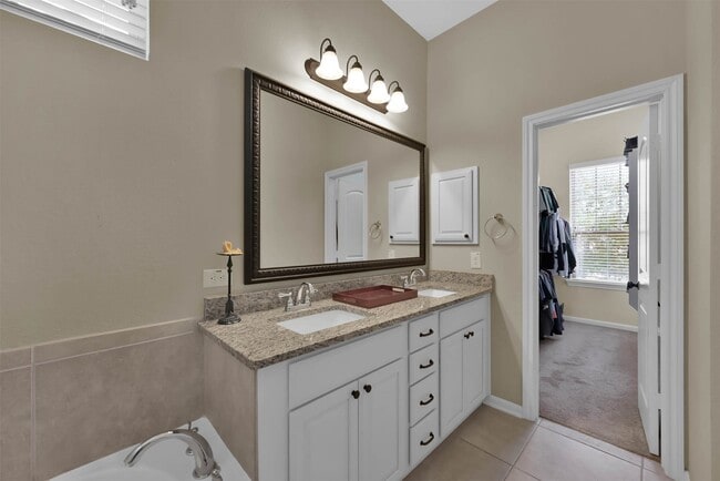 Building Photo - 210 Cheswood Forest Pl