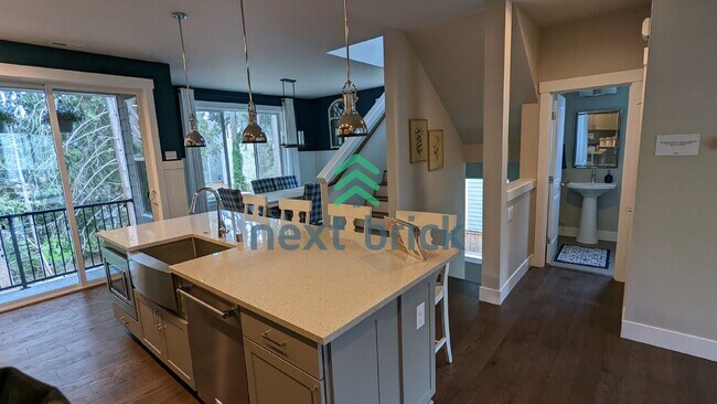 Building Photo - Spacious 3-Bed Oasis in Bothell with 3.5 Bathrooms and 2353 Sq Ft!