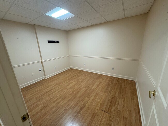 Building Photo - 691 Bear Creek Rd