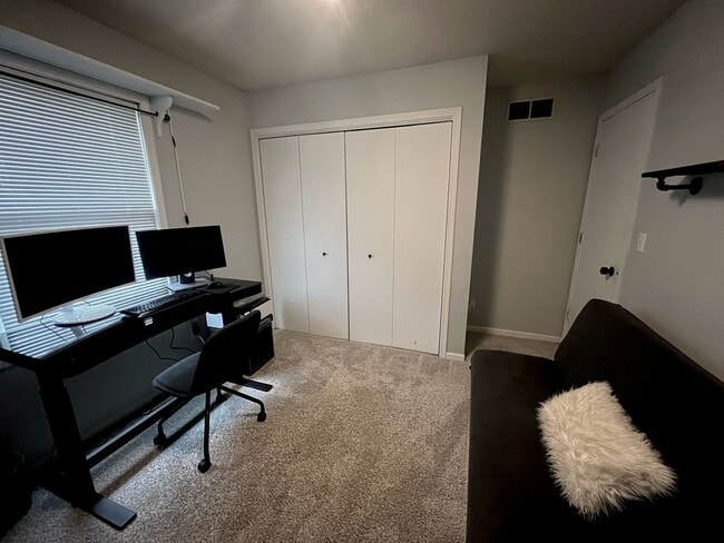 Building Photo - 2319 10th St