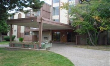 Building Photo - Wonderful 1 BR/1 BA third level condo in secured building.