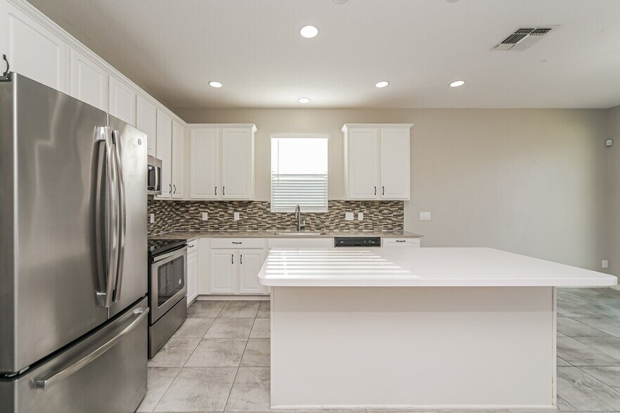 Building Photo - 3809 San Isidro Cir