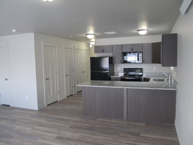 Building Photo - 6277 N Freedom Rd