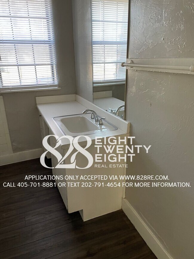 Building Photo - AVAILABLE NOW! CUTE 1st FLOOR 1 BED/1 BATH with BONUS ROOM IN NW OKC!