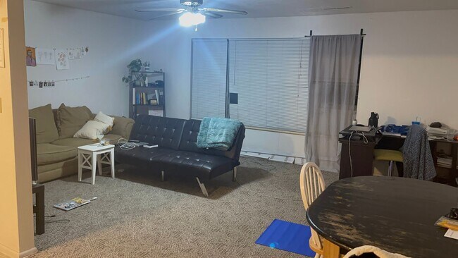 Building Photo - SINGLE FAMILY HOUSING -  2 bed/1 bath just...