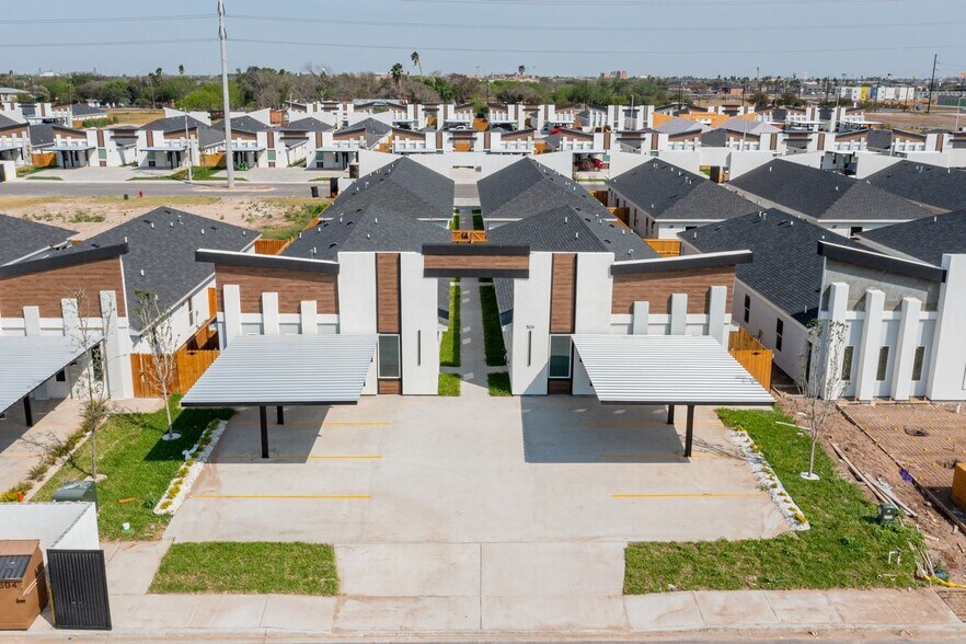 Building Photo - 504 N Emerald Ave