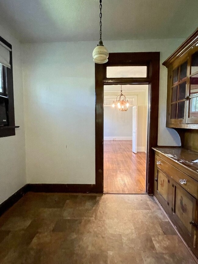 Building Photo - Melrose Heights